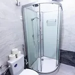 Diamond Lux - 5 Rooms, 2 Bathrooms * بودابست
