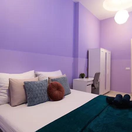 Diamond Lux - 5 Rooms, 2 Bathrooms *