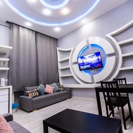 Diamond Lux - 5 Rooms, 2 Bathrooms Апартаменты *