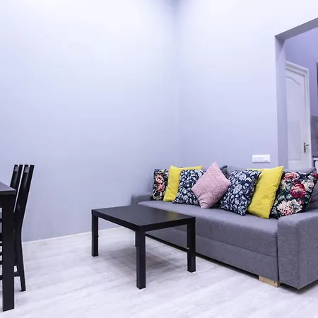 Апартаменты Diamond Lux - 5 Rooms, 2 Bathrooms