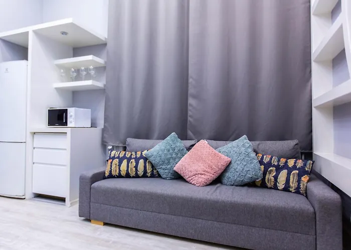 Diamond Lux - 5 Rooms, 2 Bathrooms *