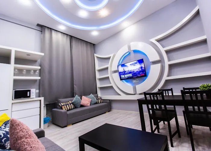 Diamond Lux - 5 Rooms, 2 Bathrooms Apartament *