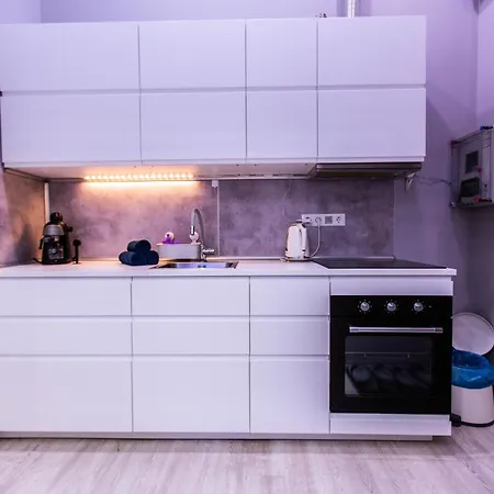 Diamond Lux - 5 Rooms, 2 Bathrooms