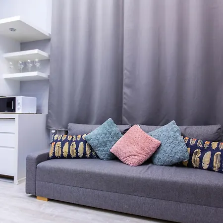 Diamond Lux - 5 Rooms, 2 Bathrooms *